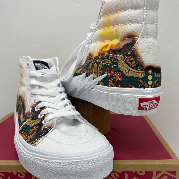 Vans Men’s Sk8-Hi Bolt (Big Reveal) True White/P Sneakers
VN0A5JIVAZQ - Picture 6 of 16